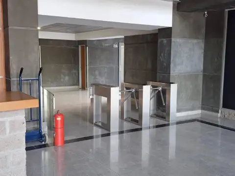 Oficina Monoambiente con 2 baños