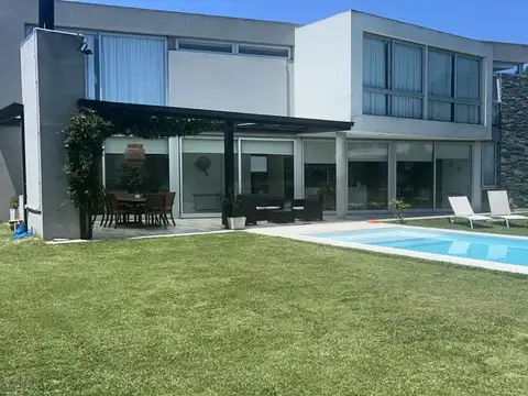Chalet 4/5 Amb. con piscina - RUMENCO -