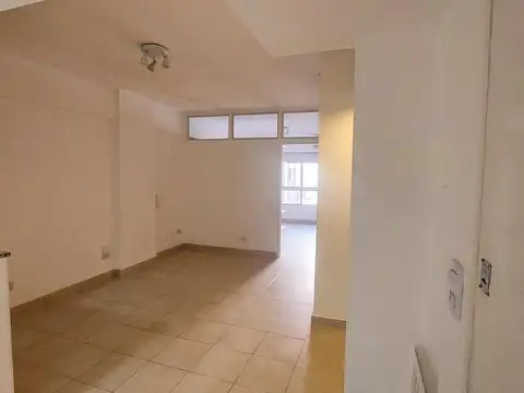 Carlos Pellegrini 900