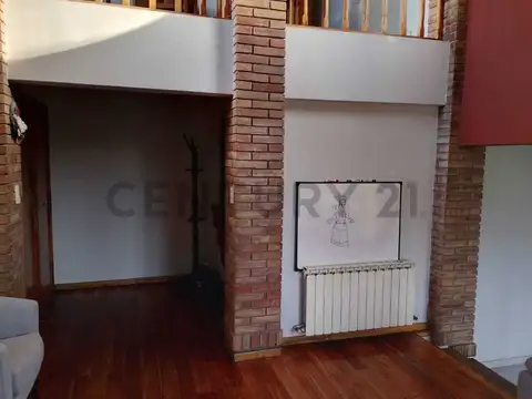 Casa 10 ambientes con 3 baños
