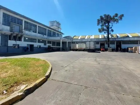 NAVE con Exelente Infraestructura y Ubicacion Logistica