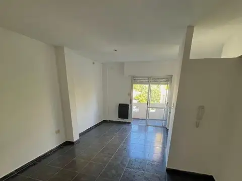 Departamento semi centrico de 2 dormitorios.