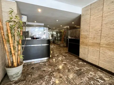 VENTA OFICINA SOBRE AV BELGRANO  APTO CREDITO