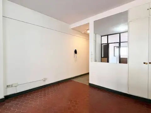 VENTA OFICINA SOBRE AV BELGRANO  APTO CREDITO