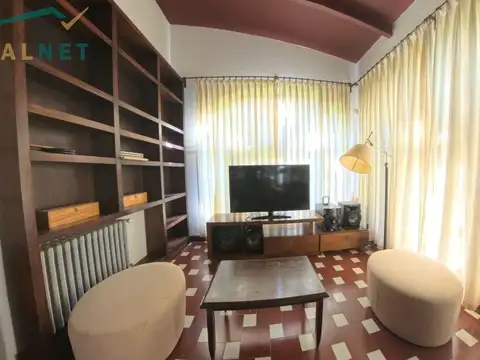 Chacra con casa, galpón y casa de huéspedes en Venta - en Suipacha con pileta