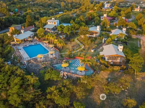 Casa 16 ambientes con 8 baños