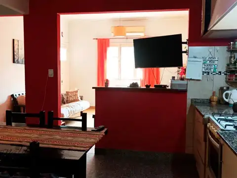 Casa 5 ambientes con 2 baños