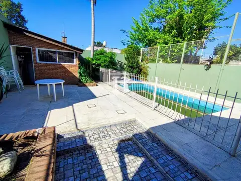 Casa 6 ambientes con 3 baños