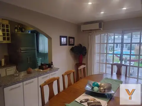 Casa 7 ambientes con 3 baños