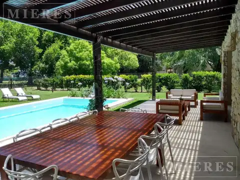Casa en venta sobre lote interno  en área 2  Barrio San Matias, Escobar