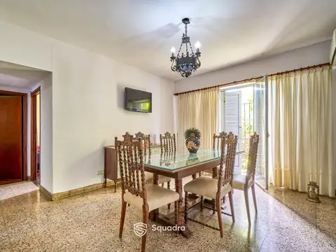 VENTA - Casa en Planta Alta de 2 dormitorios, Balcón. España y Hospitales, Rosario.
