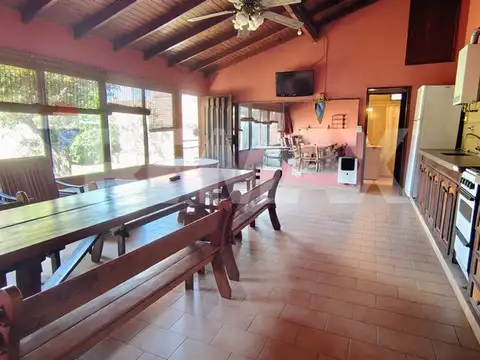 Casa 6 ambientes con 3 baños