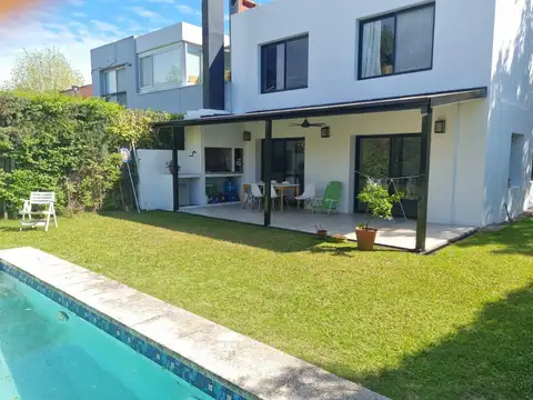 Tigre, muy linda Casa en venta en Barrio Cerrado con amenities