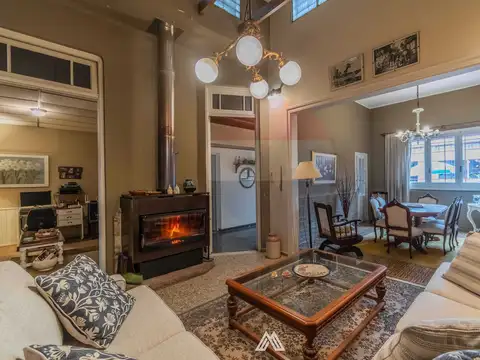 VENTA DE CASA 3 DORMITORIOS PRÓXIMA A TRES CRUCES