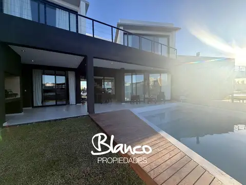 Casa  en Venta en Villanueva, Tigre, G.B.A. Zona Norte