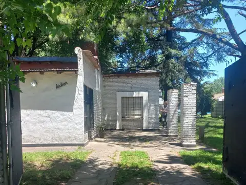 VENTA CASA CON PILETA TORTUGUITAS 950 MTR- PERMUTA