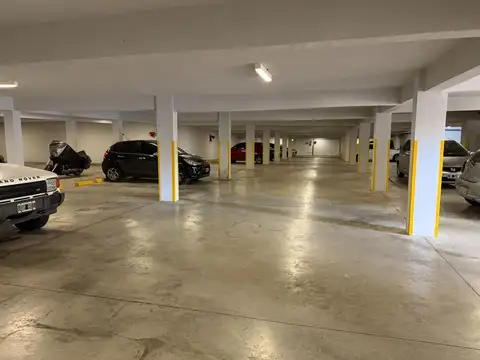 Cochera en Venta con acceso Ascensor