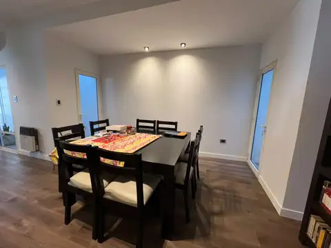 Casa 6 ambientes con 1 baño