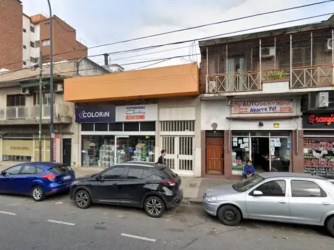 PH en venta de 227 m² totales, distribuido en dos plantas. 3 dorm,Pileta, Parrilla, Patio, Quincho,