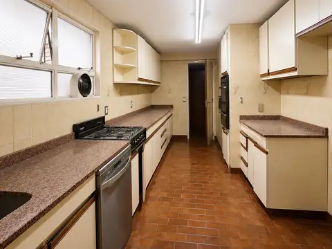 Departamento en Alquiler con 2 cocheras