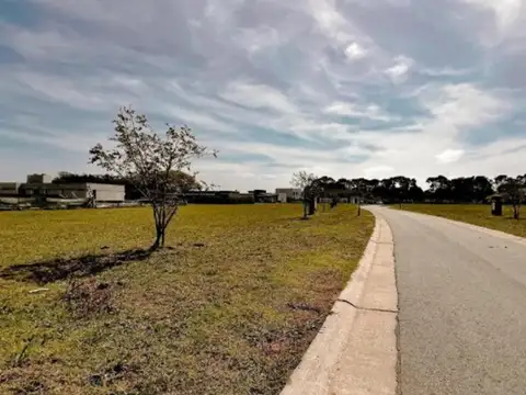 LOTE DE 633 M2 ARENAS CHICO - BARRIO PRIVADO