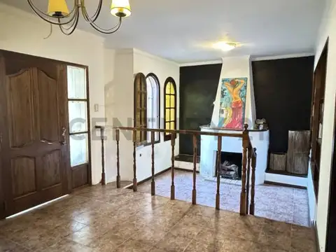 Casa 7 ambientes con 4 baños