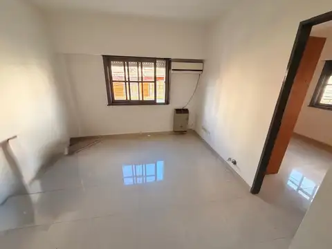 Oficina en Alquiler en Castelar Norte, $ 520.000