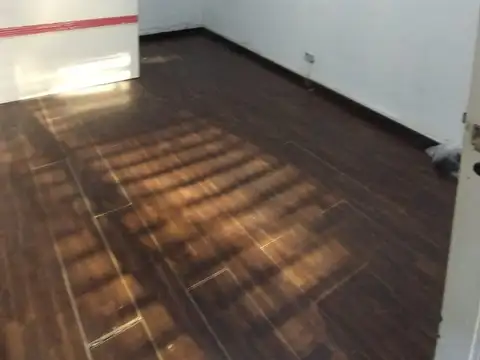 Local en Alquiler Via Pública