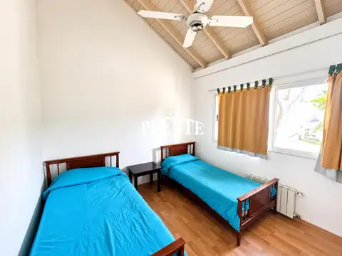 Casa 4 ambientes con 4 baños