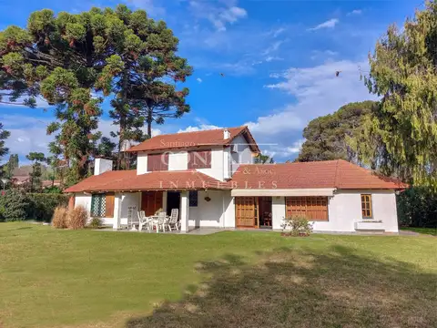 Parque Leloir- Casa en venta-Dos dormitorios- Gran lote