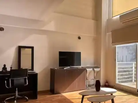 Alquiler departamento duplex amueblado en Colegiales