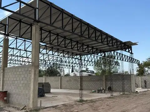 GALPÓN EN VENTA – 453 M² CUBIERTOS – LOS BOULEVARES – SEGURIDAD Y ACCESO A CIRCUNVALACIÓN