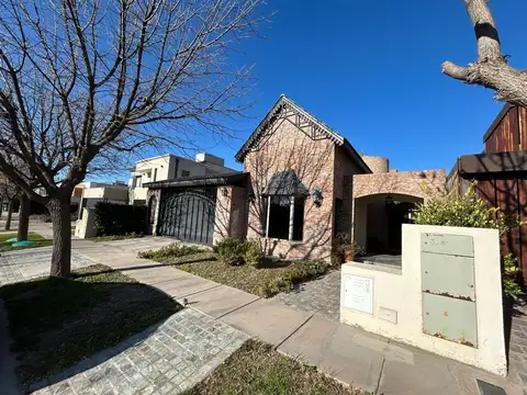 Casa Vistapueblo, 3 Dorm, 2 Baños, Cochera Doble, Calefacción, Jardín, Apto Crédito