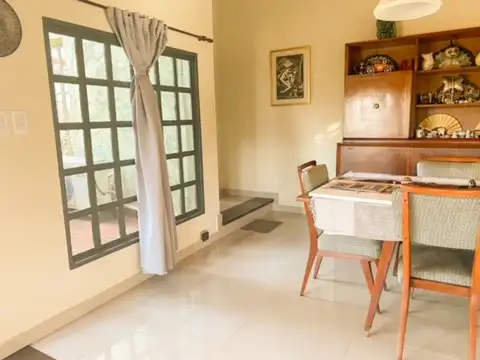 VENTA CASA 2 DORMITORIOS CON PILETA AGUA DE ORO