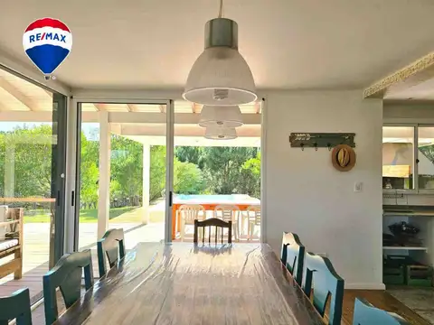 Casa 5 ambientes con 2 baños