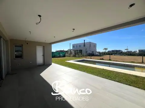 Puertos del Lago - Riberas 100