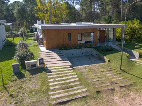 Casa en Venta en PINAMAR Barrio Álamos 5 ambientes