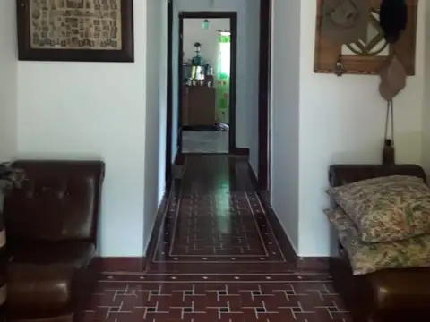 Casa 5 ambientes con 1 baño