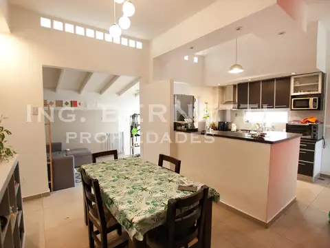 Tipo Casa 3 amb - Primer Piso - Patio y Terraza - Excelente