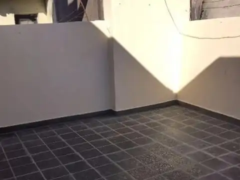La Rioja 700, Piso 1°