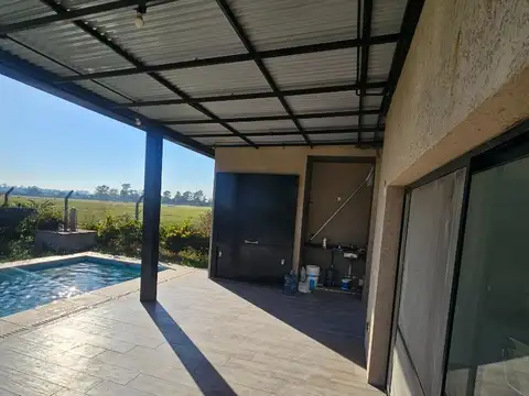 Casa 2 plantas con Pileta en Santo Tomas