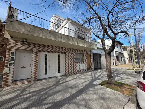 VENTA. CASA TIPO PH. 3 AMB. COCHERA Y TERRAZA. SAAVEDRA