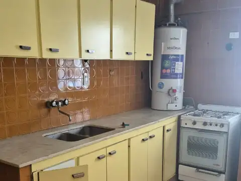 Departamento 7 ambientes con 2 baños
