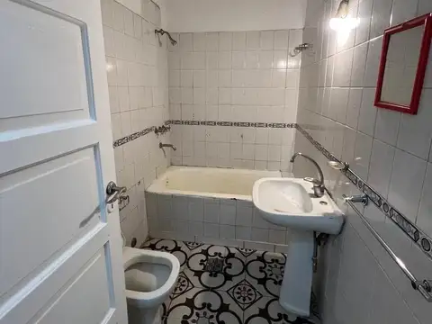 Depto Tipo Casa en Venta 50 años