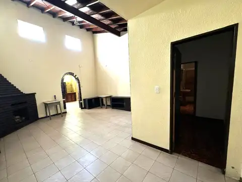Depto Tipo Casa en Alquiler en El Palomar, $ 750.000