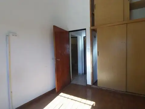 SE VENDE CASA 4 DORMITORIOS BARRIO MATIENZO