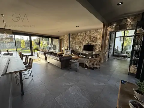 Casa en Alquiler de 3 dormitorios