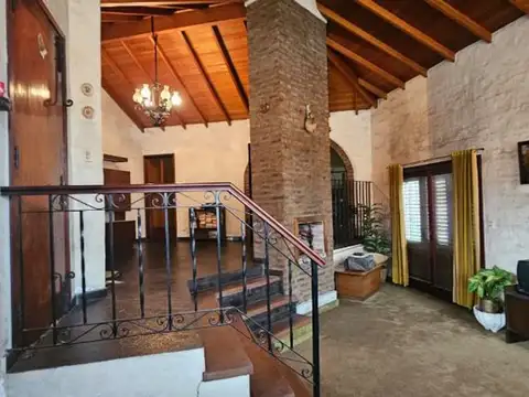 Casa 5 ambientes con 3 baños