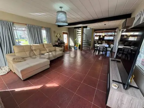 VENTA CASA 5 AMBIENTES, EL CAZAL ESCOBAR