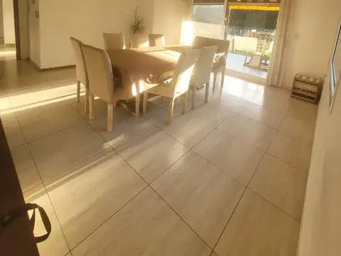 Casa en Venta con 5 cocheras